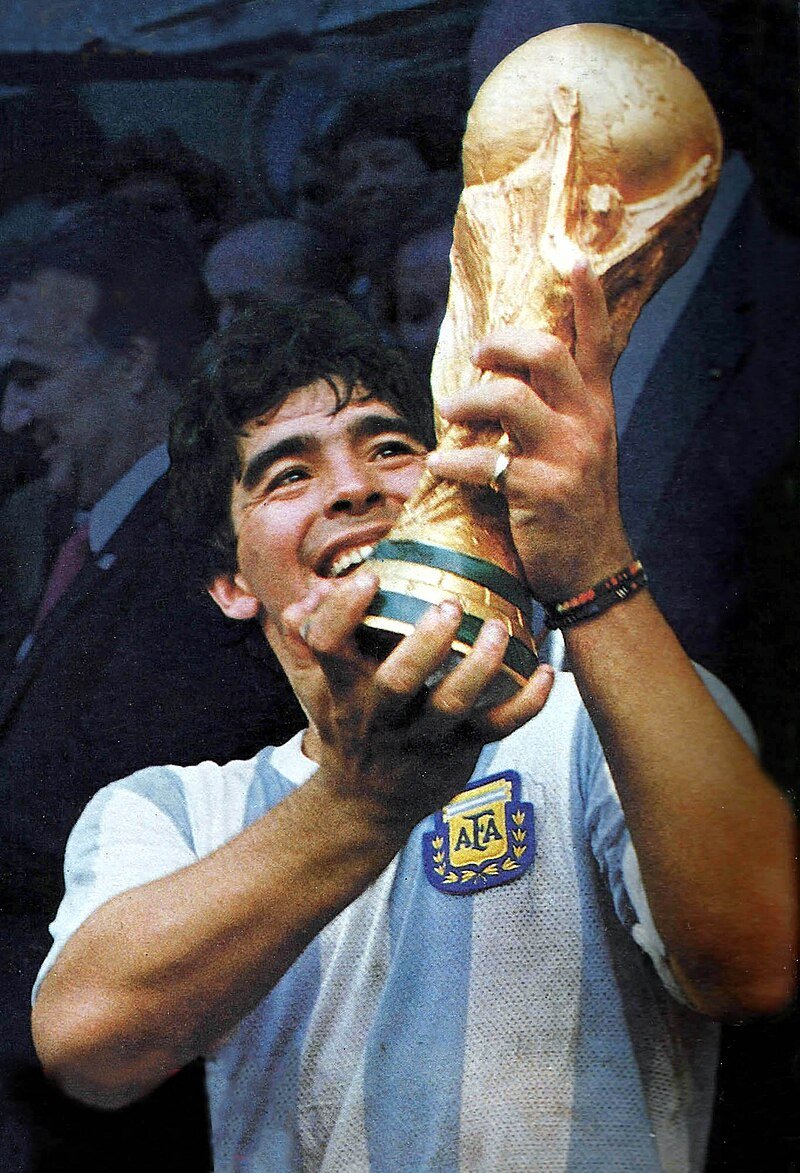 Maradona con la Copa