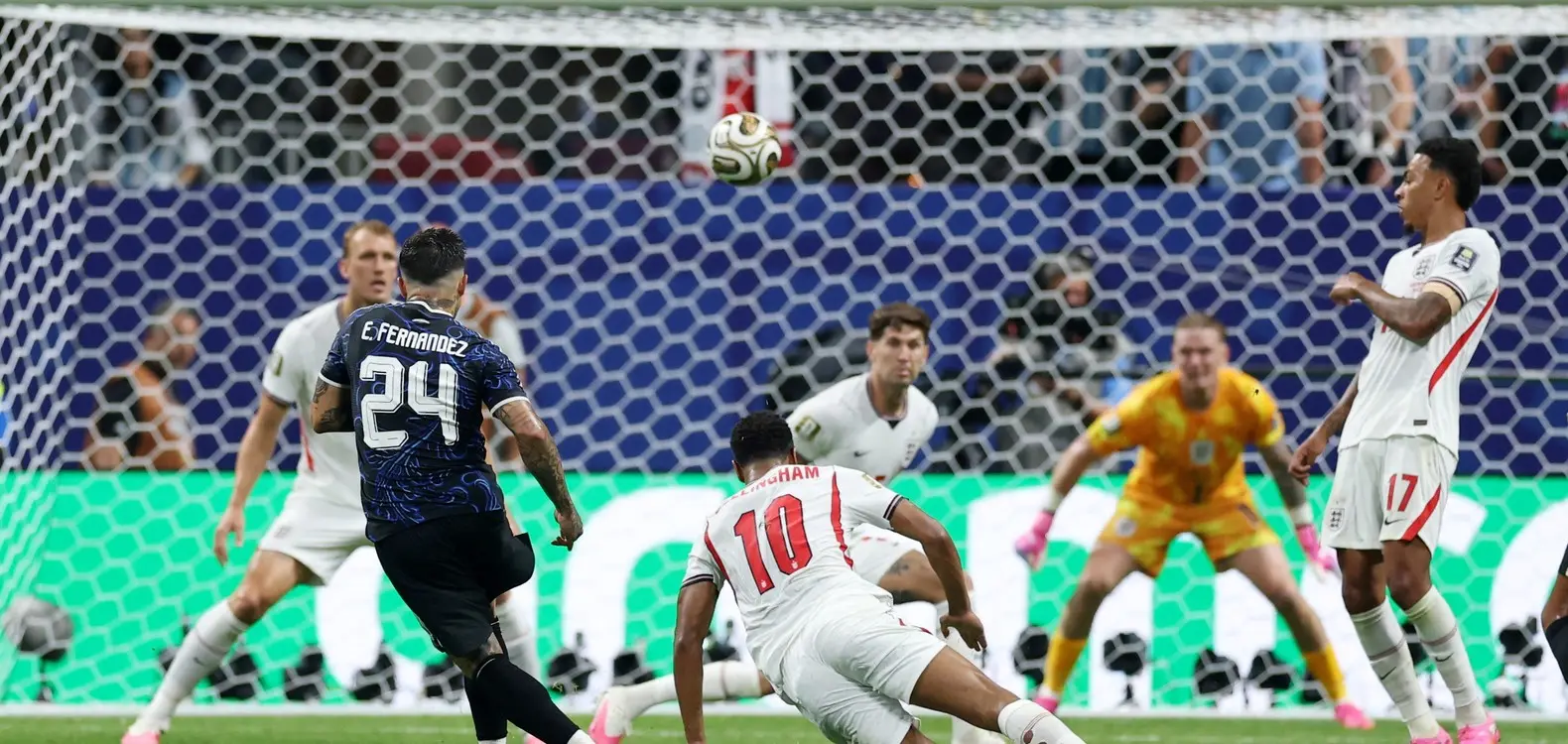 Primer plano gol de Enzo Fernández vs Inglaterra