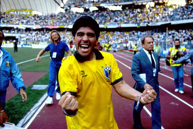 Maradona con la camiseta de Brasil