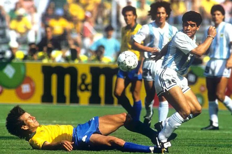 Maradona vs Dunga Italia 90